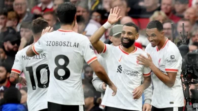 محمد صلاح يحرج «عمر برادة» أمام جمهور مانشستر يونايتد.. الحكاية فيها إقالة